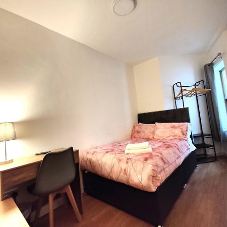 Liverpool City Centre Private Rooms Including Smart Tvs - With Shared Bathroom Exteriér fotografie
