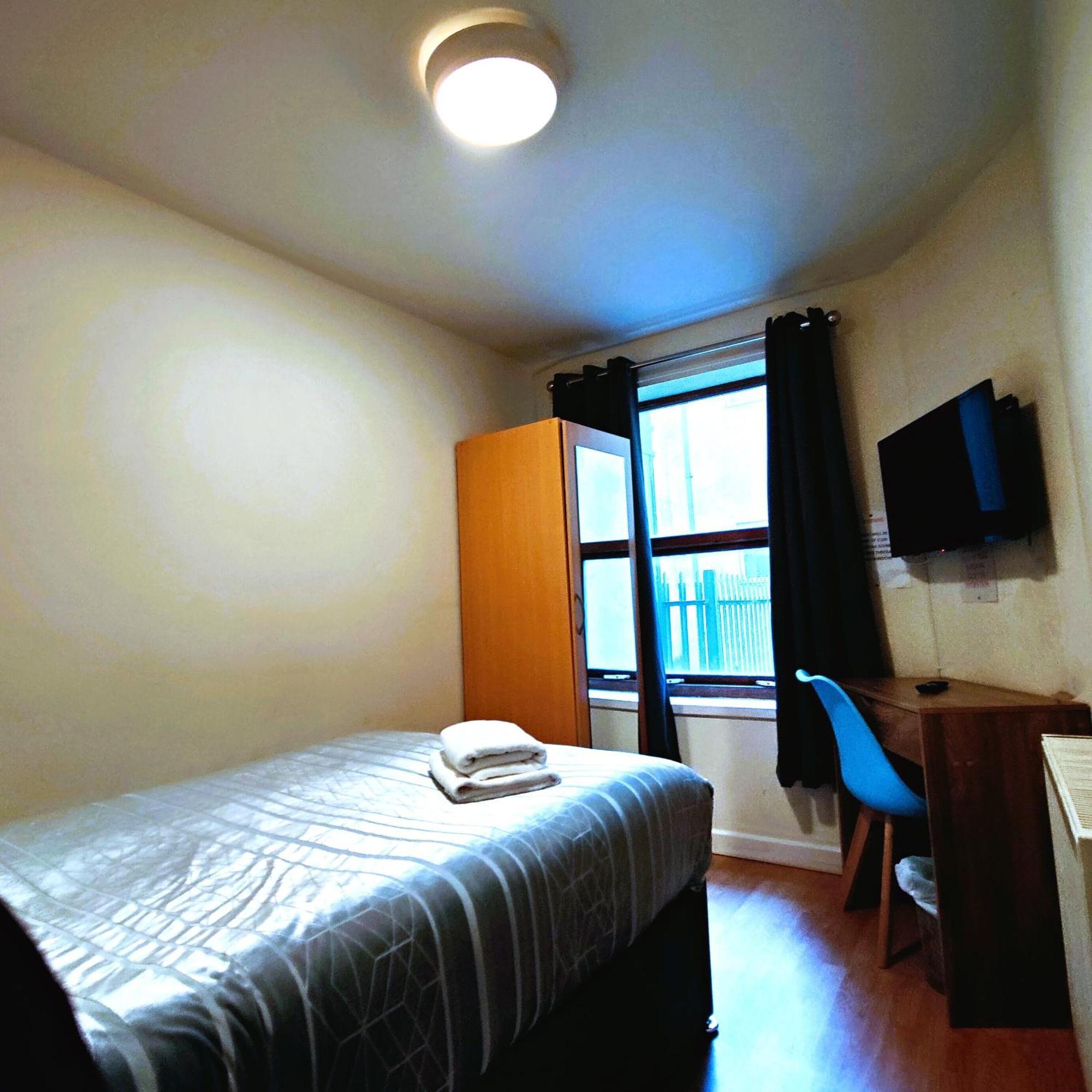 Liverpool City Centre Private Rooms Including Smart Tvs - With Shared Bathroom Exteriér fotografie