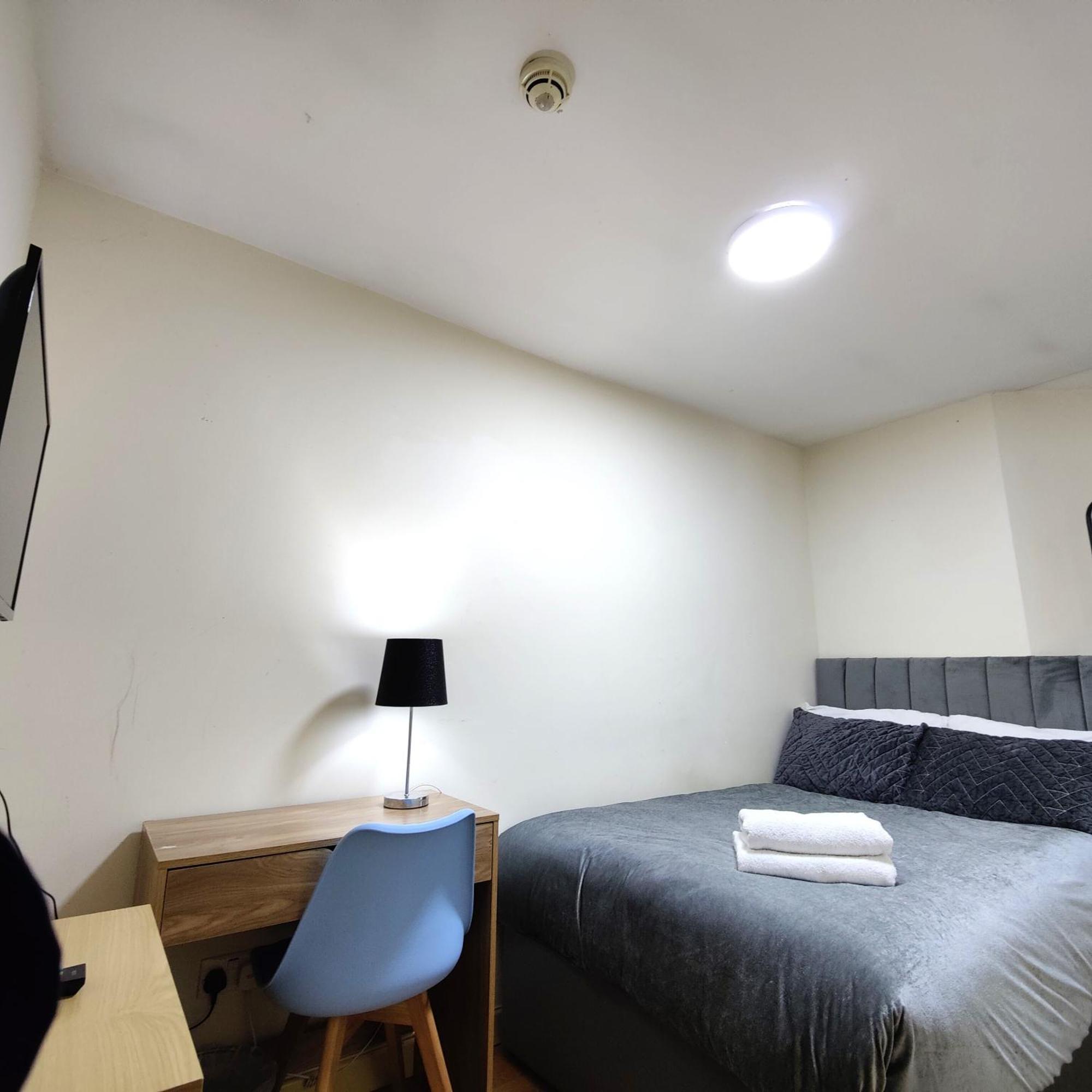 Liverpool City Centre Private Rooms Including Smart Tvs - With Shared Bathroom Exteriér fotografie